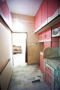 Kitchen Image of 900 Sq.ft 2 BHK Apartment / Flat for sale in Maninagar Ahmedabad for Rs. 4200000