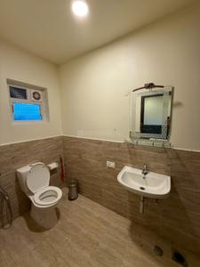 Bathroom Image of 1000 Sq.ft 2 BHK Apartment / Flat for rent in Porvorim Goa for Rs. 50000