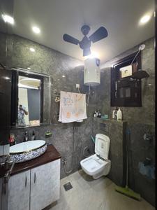 Bathroom Image of 2900 Sq.ft 5 BHK Duplex for sale in Anand Vihar New Delhi for Rs. 50000000