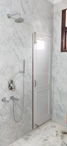 Common Bathroom Image of 1000 Sq.ft 2 BHK Builder Floor for rent in Subhash Nagar New Delhi for Rs. 23000