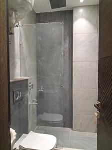 Common Bathroom Image of 1350 Sq.ft 3 BHK Builder Floor for sale in Paschim Vihar New Delhi for Rs. 28000000