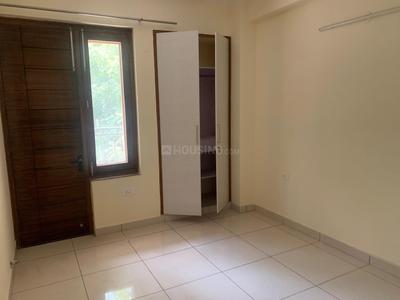 Bedroom Image of 2100 Sq.ft 3 BHK Builder Floor for rent in Sector 100 Noida for Rs. 40000