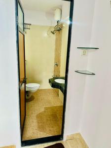Bathroom Image of 520 Sq.ft 1 BHK Apartment / Flat for rent in Chembur Mumbai for Rs. 39000