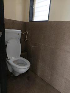 Common Bathroom Image of 610 Sq.ft 1 BHK Apartment / Flat for rent in Nyati Era I, Dighi Pune for Rs. 20000