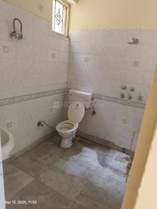 Bathroom Image of 200 Sq.ft 3 BHK Villa for rent in Omicron 1A Greater Noida for Rs. 20000