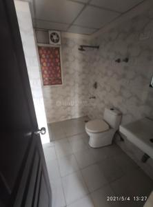 Bathroom Image of 1495 Sq.ft 3 BHK Apartment / Flat for rent in Amrapali Platinum, Sector 119 Noida for Rs. 28000