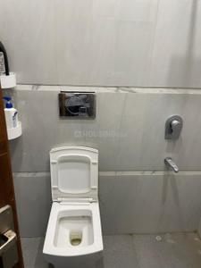 Bathroom Image of 3300 Sq.ft 4 BHK Apartment / Flat for rent in ATS Casa Espana, Bar Majra Mohali for Rs. 44000