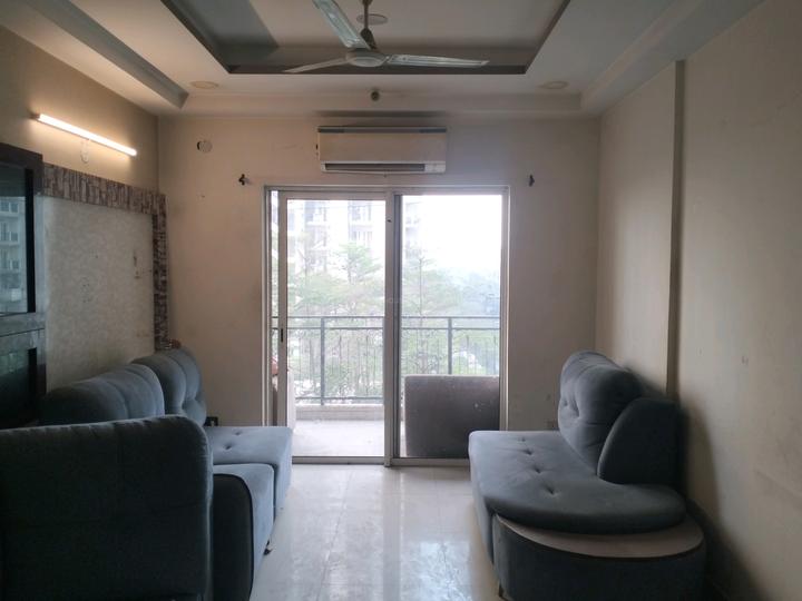 DLF Capital Greens Main Image 1