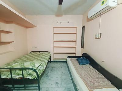 Bedroom Image of 650 Sq.ft 2 BHK Apartment / Flat for rent in Egmore Chennai for Rs. 25000