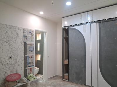 Bedroom Image of 1350 Sq.ft 3 BHK Builder Floor for sale in Mansarover Garden New Delhi for Rs. 26000000