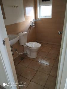 Bathroom Image of 1429 Sq.ft 3.5 BHK Apartment / Flat for rent in Jaypee Aman III, Sector 151 Noida for Rs. 17999
