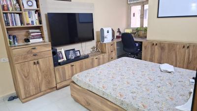 Bedroom Image of 1100 Sq.ft 2 BHK Apartment / Flat for sale in Meena Apartments, Patparganj New Delhi for Rs. 15000000