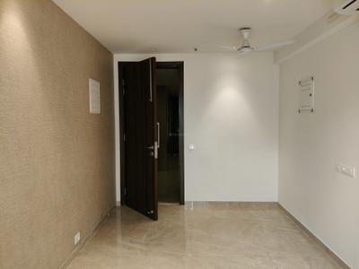 Living Room Image of 650 Sq.ft 1 BHK Apartment / Flat for sale in Hiranandani Regent Hill A B C D And E Wing, Powai Mumbai for Rs. 18900000