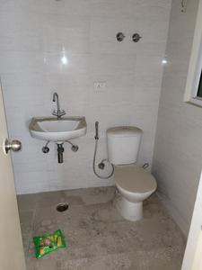 Bathroom Image of 1500 Sq.ft 3 BHK Apartment / Flat for sale in MCC Signature Heights, Raj Nagar Extension Ghaziabad for Rs. 15000000