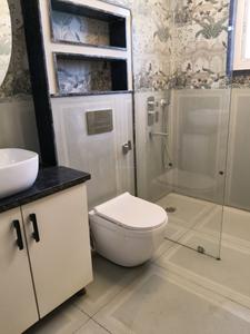 Common Bathroom Image of 2250 Sq.ft 4 BHK Builder Floor for sale in Uppal Southend, Sector 49 Gurgaon for Rs. 38500000