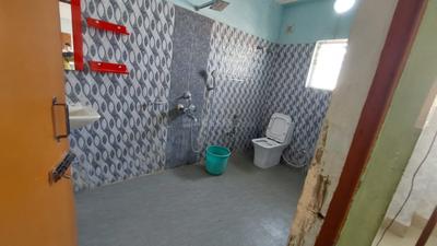 Bathroom Image of 1400 Sq.ft 3 BHK Apartment / Flat for rent in Satgaon Guwahati for Rs. 18000