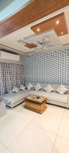 Kitchen Image of 1400 Sq.ft 2 BHK Apartment / Flat for rent in Lotus Heights, Isanpur Ahmedabad for Rs. 21000