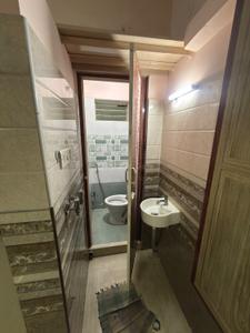 Bathroom Image of 850 Sq.ft 2 BHK Apartment / Flat for rent in Mylapore Chennai for Rs. 26000