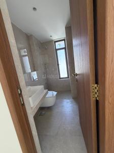Image of 1560 Sq.ft 3 BHK Apartment / Flat for sale in Bandra West, Mumbai for Rs. 130000000