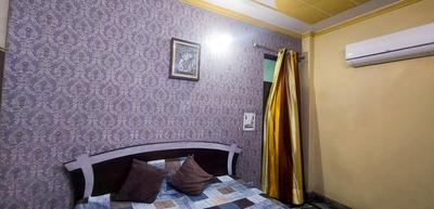 Bedroom Image of 900 Sq.ft 2 BHK Builder Floor for sale in Shahdara New Delhi for Rs. 5000000