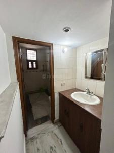 Bathroom Image of 1750 Sq.ft 2 BHK Builder Floor for rent in Sector 46 Gurgaon for Rs. 34000