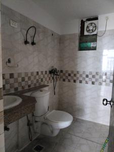 Common Bathroom Image of 2061 Sq.ft 4 BHK Apartment / Flat for rent in Amrapali Pan Oasis, Sector 70 Noida for Rs. 70000