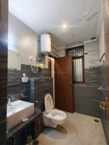 Bathroom Image of 1150 Sq.ft 2 BHK Builder Floor for rent in Sector 46 Gurgaon for Rs. 32000
