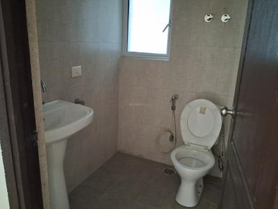 Bathroom Image of 585 Sq.ft 1 BHK Apartment / Flat for rent in Bamheta Village Ghaziabad for Rs. 9500