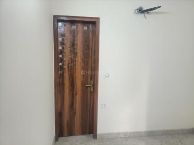 Bedroom Image of 990 Sq.ft 3 BHK Builder Floor for sale in Krishna Nagar New Delhi for Rs. 10000000