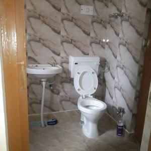 Image of 1600 Sq.ft 3 BHK Apartment / Flat for rent in Bathal apartment, Patparganj, New Delhi for Rs. 42000