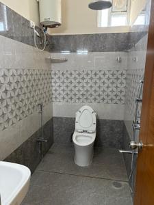 Bathroom Image of 3000 Sq.ft 4 BHK Apartment / Flat for rent in Madhapur Hyderabad for Rs. 85000