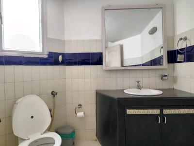 Common Bathroom Image of 5500 Sq.ft 3 BHK Independent House for rent in Injambakkam Chennai for Rs. 200000