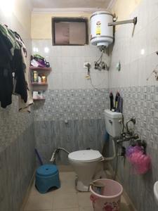 Common Bathroom Image of 540 Sq.ft 2 BHK Builder Floor for sale in New Ashok Nagar New Delhi for Rs. 4800000