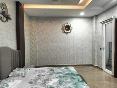 Bedroom Image of 4500 Sq.ft 5 BHK Builder Floor for rent in Vasant Kunj New Delhi for Rs. 210000