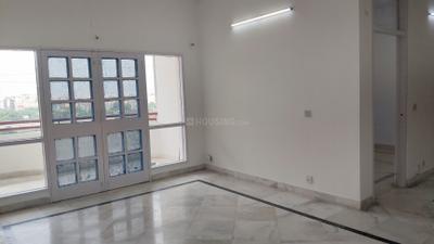 Living Room Image of 1750 Sq.ft 3.5 BHK Apartment / Flat for sale in Sharad Kunj, Sector 62 Noida for Rs. 15000000