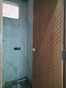 Common Bathroom Image of 650 Sq.ft 1 BHK Apartment / Flat for sale in Sector 73 Noida for Rs. 3000000