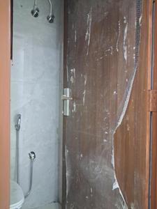 Common Bathroom Image of 625 Sq.ft 1 BHK Apartment / Flat for sale in GCM Gomati Apartment, Sector 49 Noida for Rs. 2499999