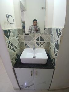 Bathroom Image of 1200 Sq.ft 2 BHK Apartment / Flat for rent in Hemdeep Devki Elite, Borgaon Nagpur for Rs. 15000