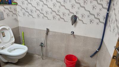 Bathroom Image of 300 Sq.ft 1 RK Builder Floor for rent in Saddu Raipur for Rs. 10000