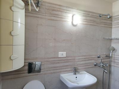 Bathroom Image of 1750 Sq.ft 3 BHK Apartment / Flat for sale in Tangra Kolkata for Rs. 18000000