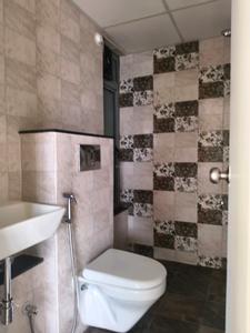 Common Bathroom Image of 530 Sq.ft 1 BHK Apartment / Flat for rent in Mahindra Happinest Tathawade, Tathawade Pune for Rs. 25000