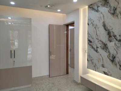Bedroom Image of 1100 Sq.ft 3 BHK Apartment / Flat for sale in Vikaspuri New Delhi for Rs. 16500000