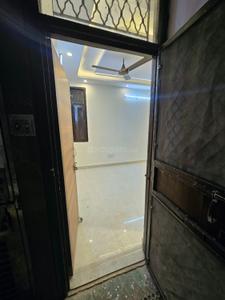 Balcony Image of 900 Sq.ft 2 BHK Apartment / Flat for sale in Shalimar Garden Ghaziabad for Rs. 5200000