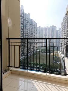 Living Room Image of 1050 Sq.ft 2 BHK Apartment / Flat for rent in Gulshan Bellina, Noida Extension Greater Noida for Rs. 32000