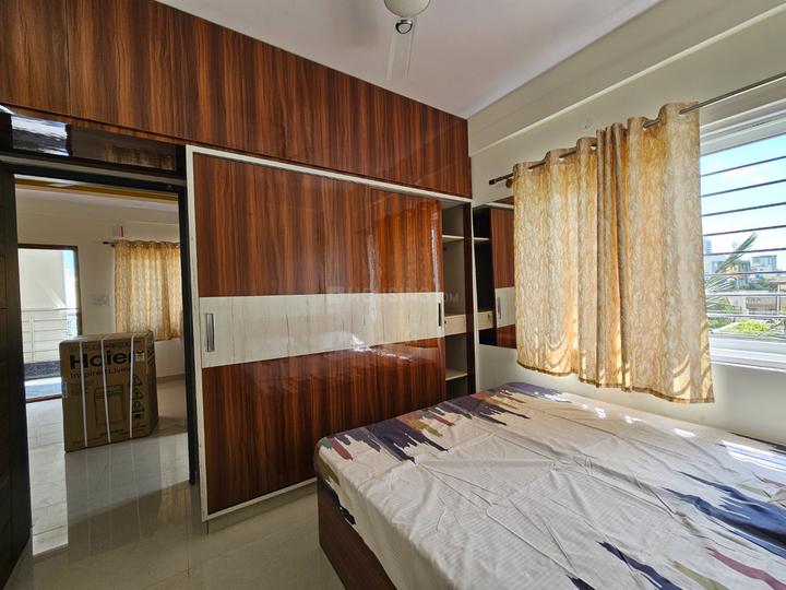 Home track Bedroom 1