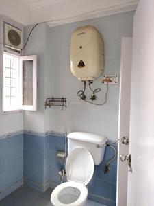 Common Bathroom Image of 2100 Sq.ft 4 BHK Apartment / Flat for sale in Meera Bai Apartments, Sector 5 Dwarka New Delhi for Rs. 28200000