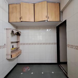Kitchen Image of 555 Sq.ft 1 BHK Apartment / Flat for rent in Kandivali East Mumbai for Rs. 30000