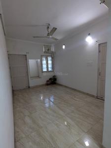 Bedroom Image of 800 Sq.ft 2 BHK Builder Floor for rent in Shalimar Bagh New Delhi for Rs. 24000