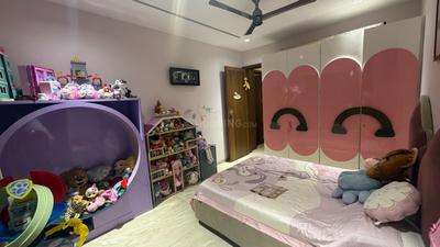 Bedroom Image of 3600 Sq.ft 4 BHK Apartment / Flat for sale in Shivalik Avenue, Bodakdev Ahmedabad for Rs. 36000000