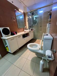 Kitchen Image of 2400 Sq.ft 4.5 BHK Apartment / Flat for sale in Mahagun Moderne, Sector 78 Noida for Rs. 36500000